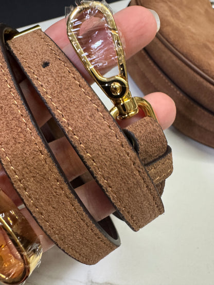 PRADA 半月包 麂皮棕色