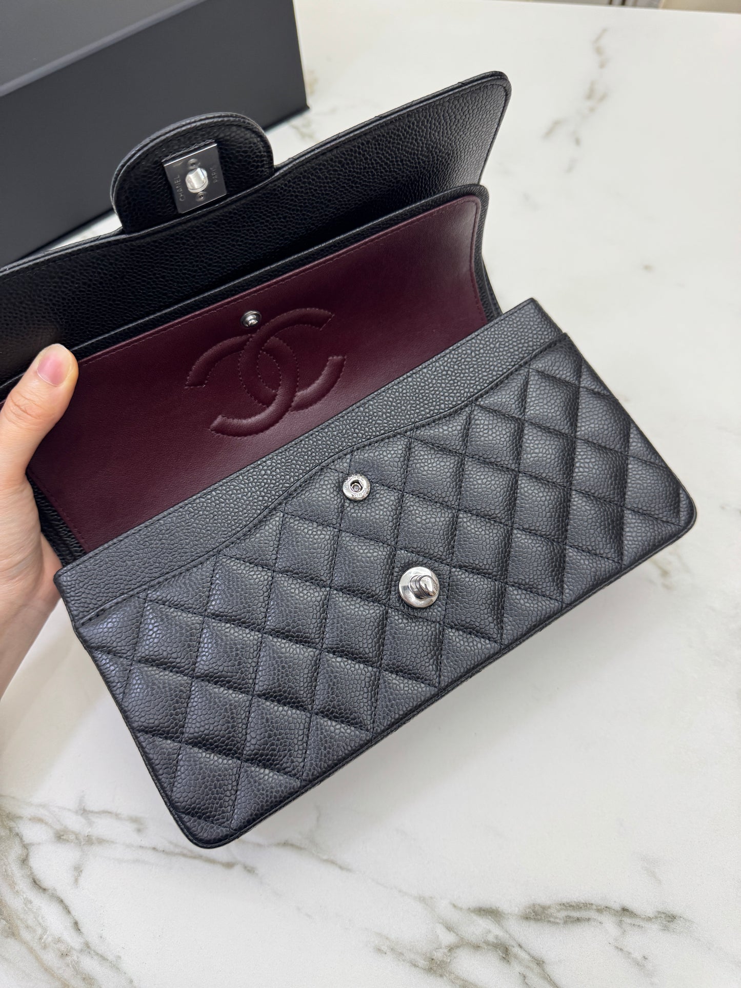 CHANEL CF25 Medium 黑銀牛