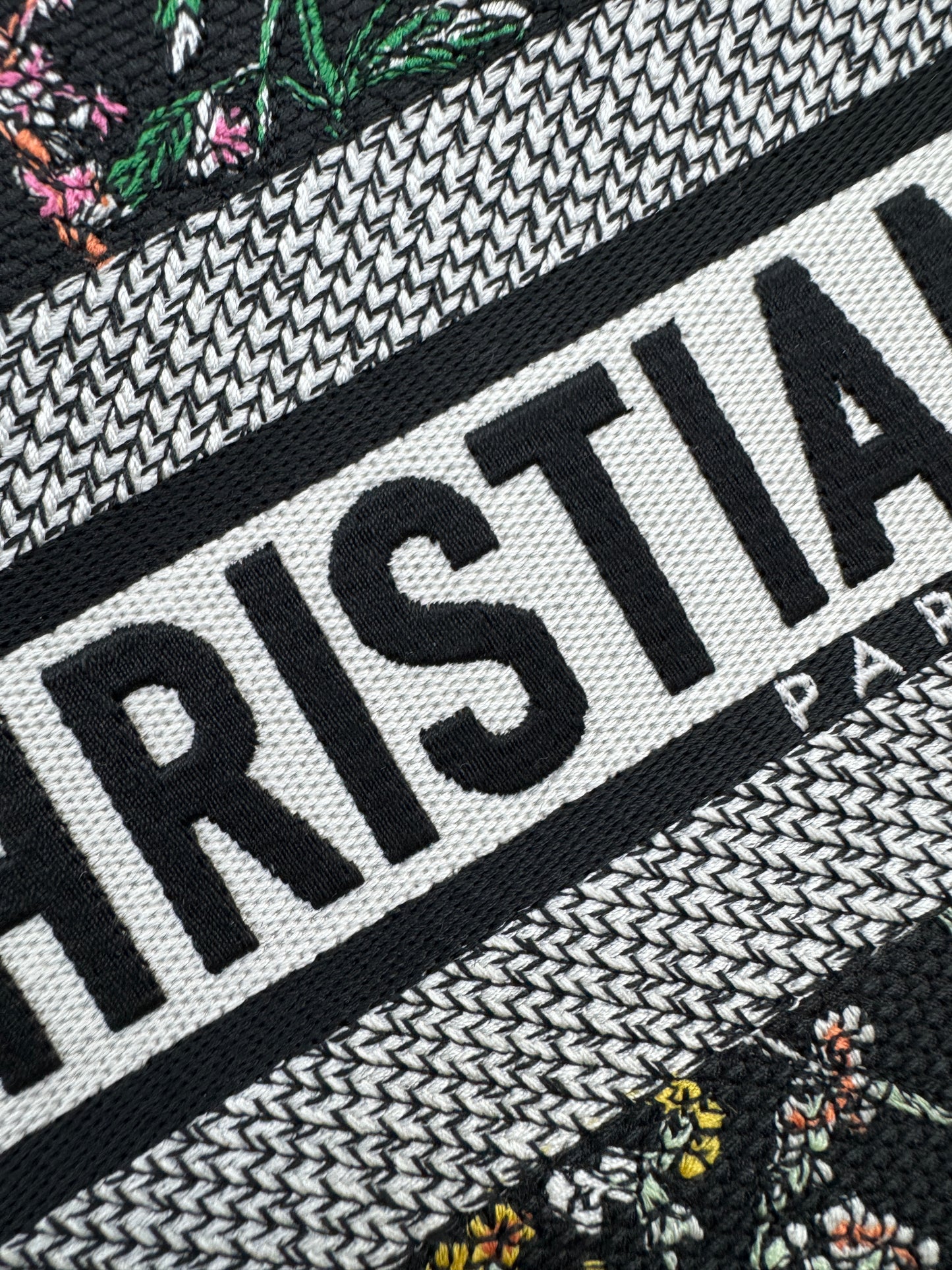 DIOR Book Tote Herbarium Black Medium