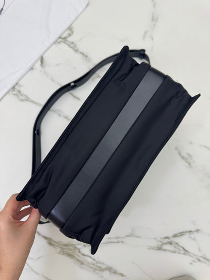 PRADA Cini 郵差包黑色 Medium