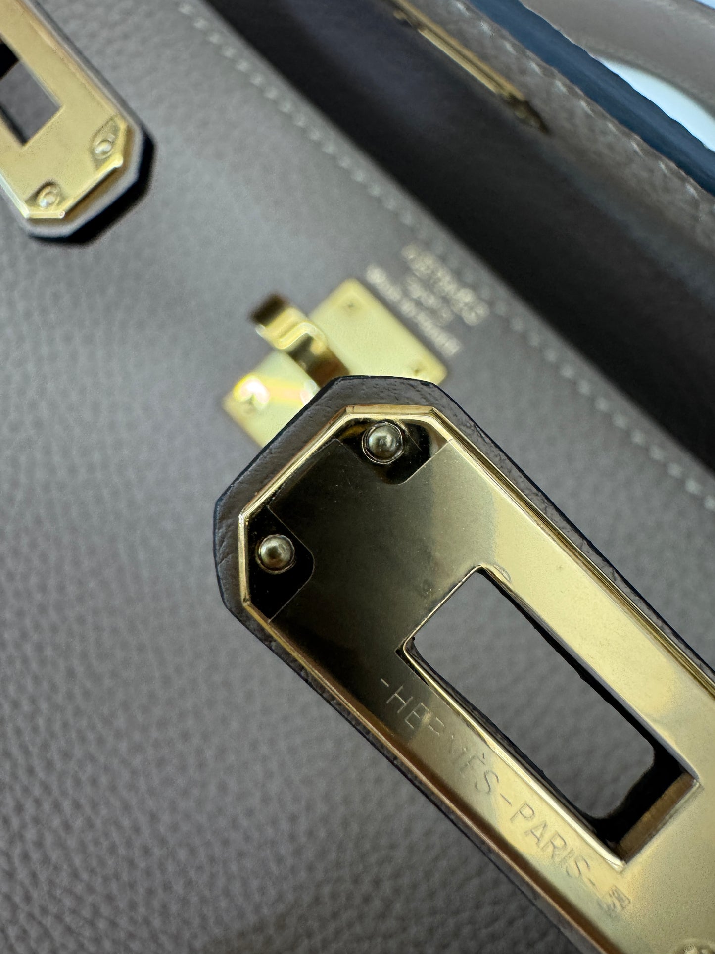 HERMES Kelly 25 斑鳩灰金扣 內縫 Togo 81 Gris Tourterelle GHW