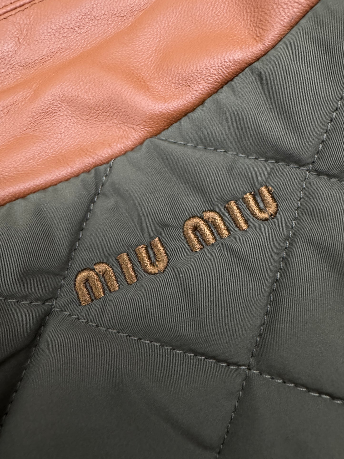 MIU MIU 麂皮領夾棉短外套 軍綠藍