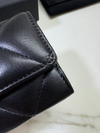 CHANEL 19 Card Holder