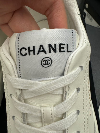 CHANEL 燙金小白鞋 全皮