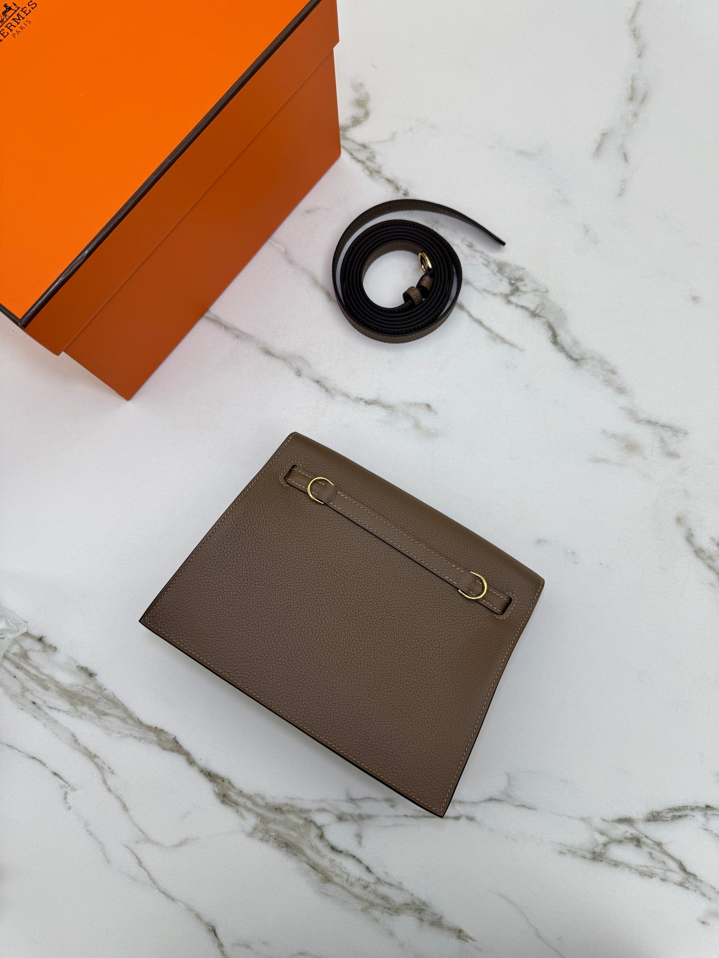 HERMES Kelly Danse 馬爾法米金扣 Evercolor 8Q GHW
