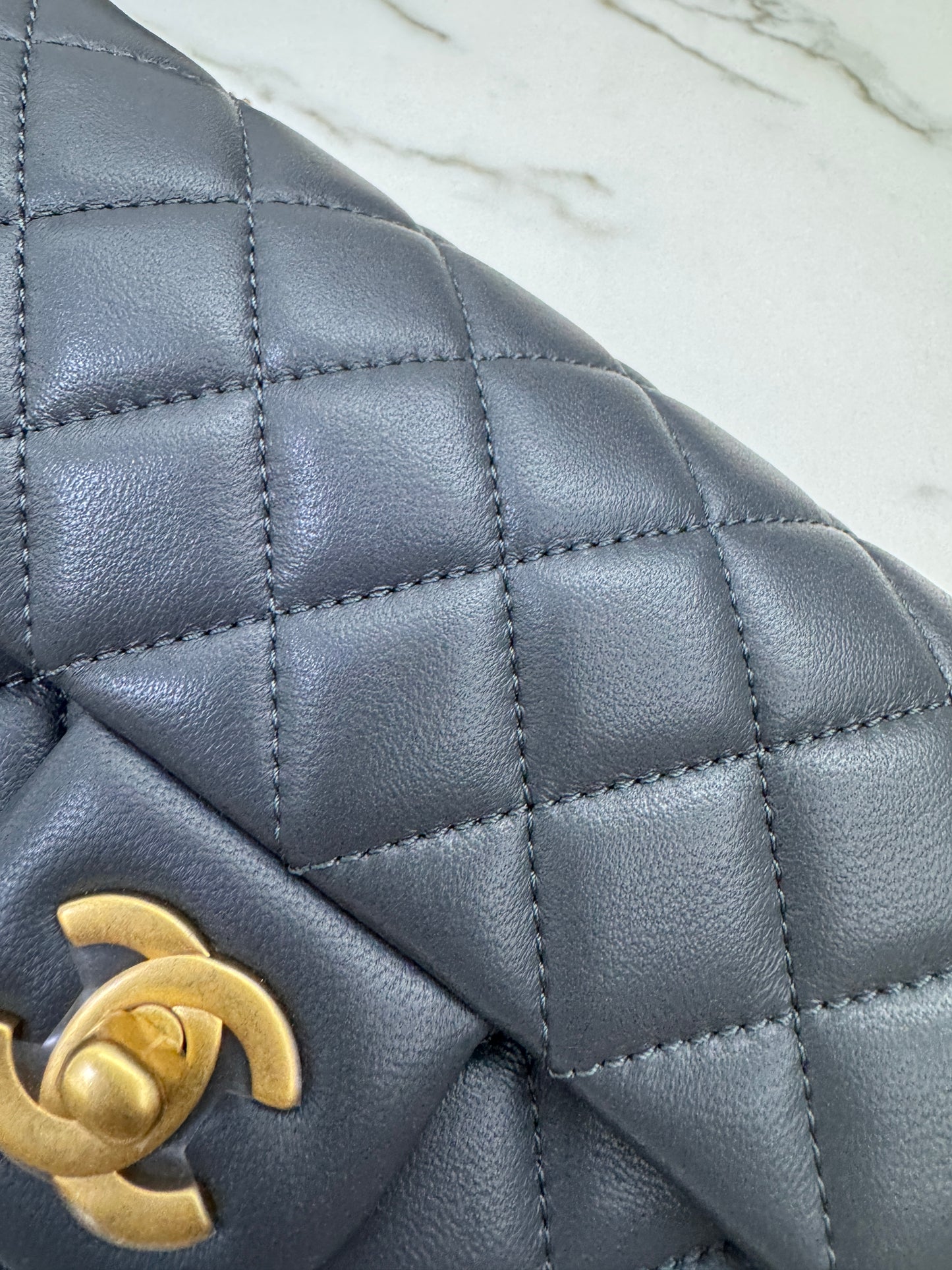 CHANEL 金球 Mini CF20 石墨灰 深灰羊皮