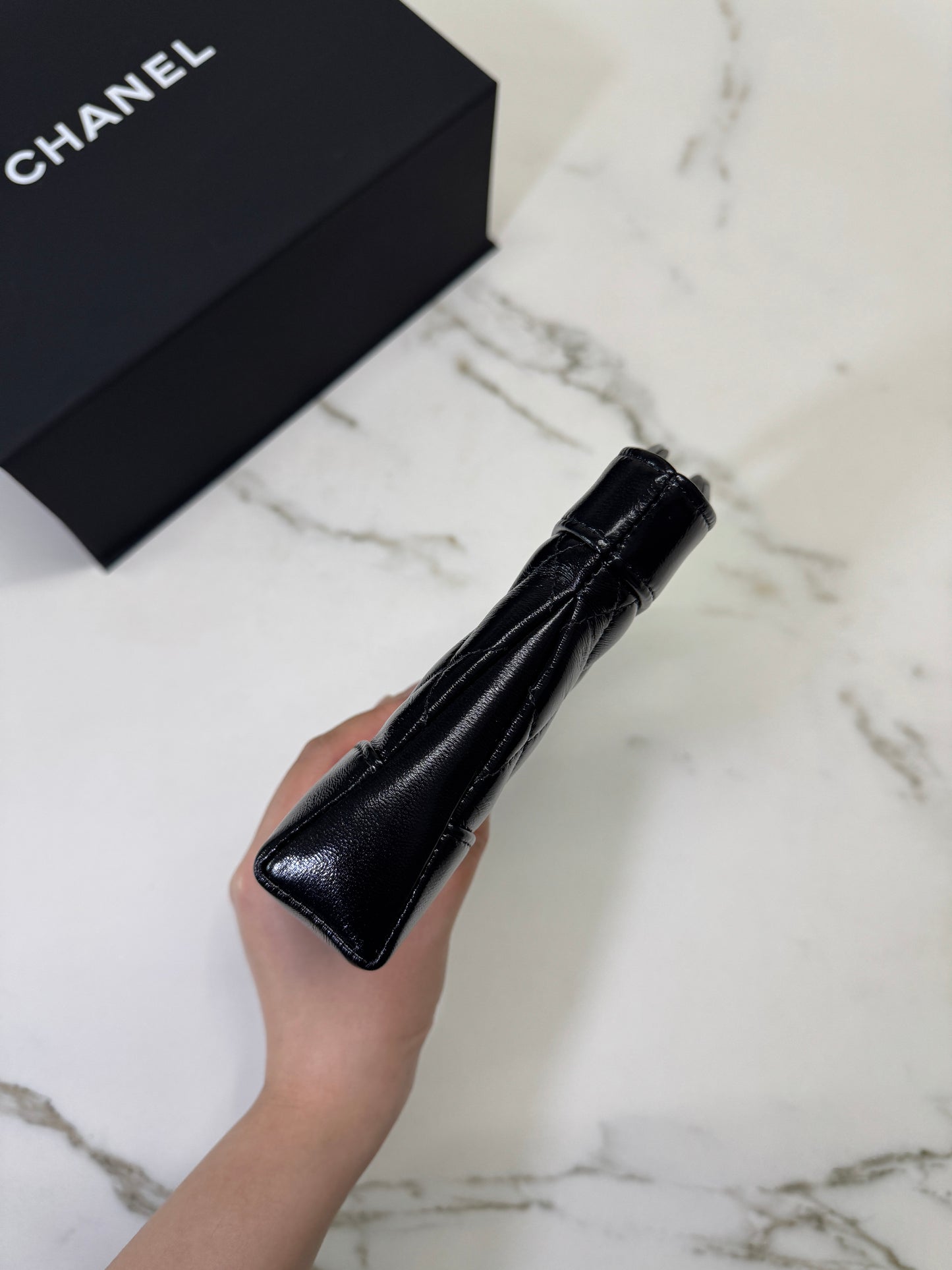 CHANEL 31Bag Nano 黑色油臘羊皮
