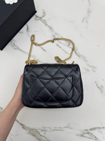 CHANEL 25P 愛心金球羊皮 黑色