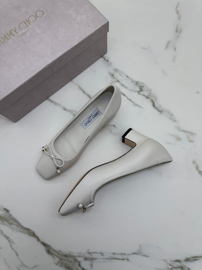 JIMMY CHOO 方頭珍珠拼鑽蝴蝶結 米白