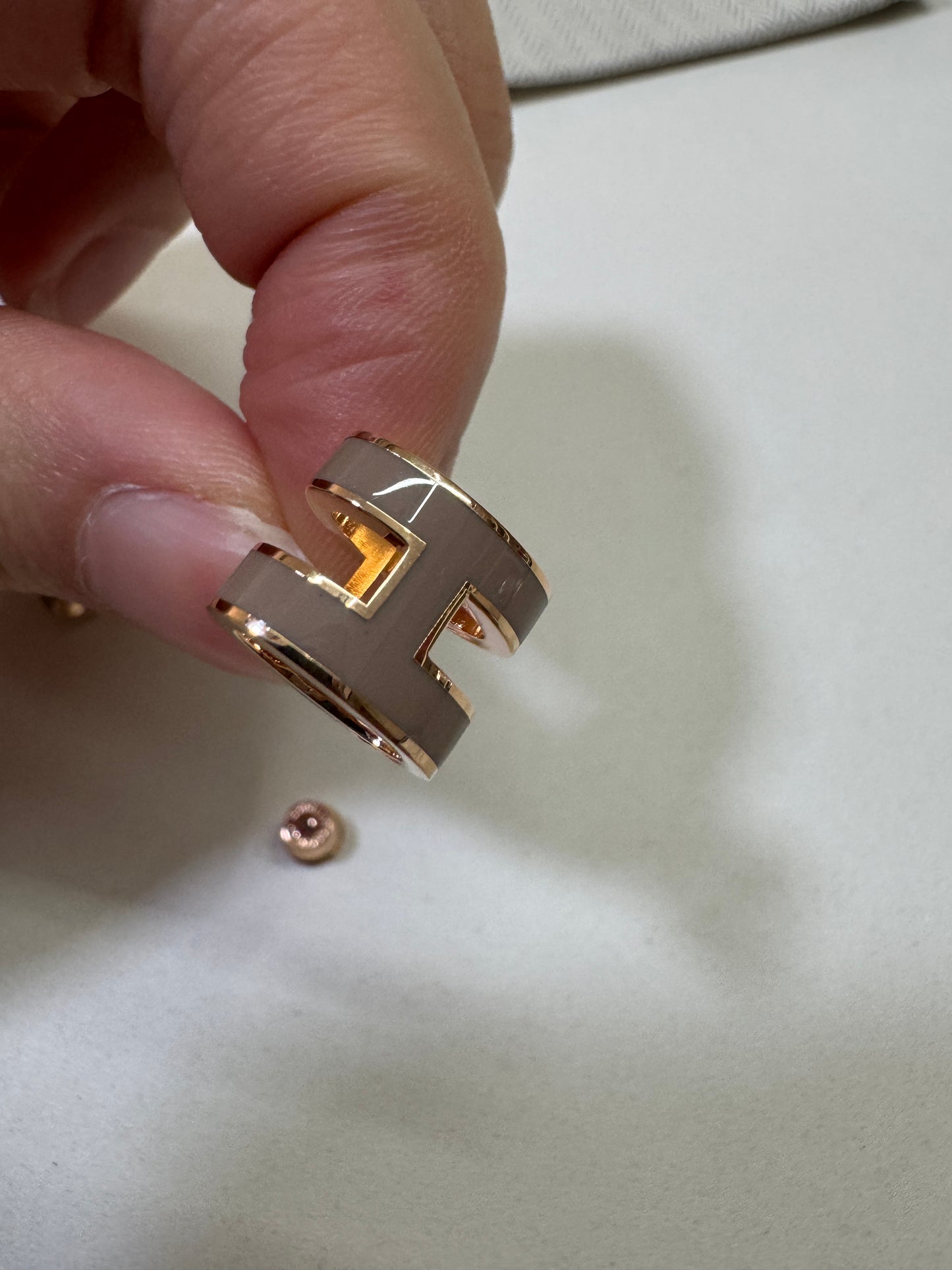 HERMES Pop H 奶茶灰 玫瑰金耳環