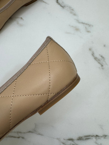 CHANEL Cambon Ballet Flats 杏拼黑 Beige