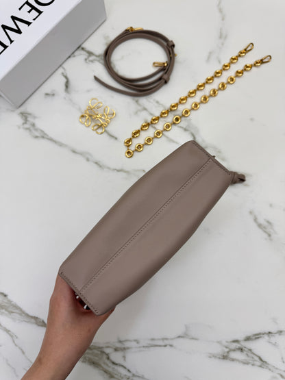 LOEWE Mini Flamenco Purse 沙色 Sand【另加胸針和甜甜圈鏈條】