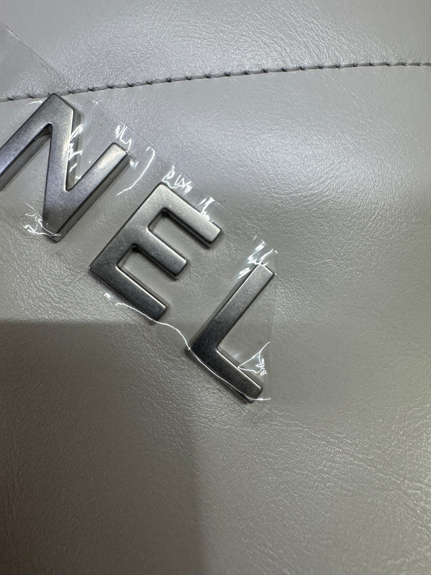 CHANEL 22 Bag Medium 白銀