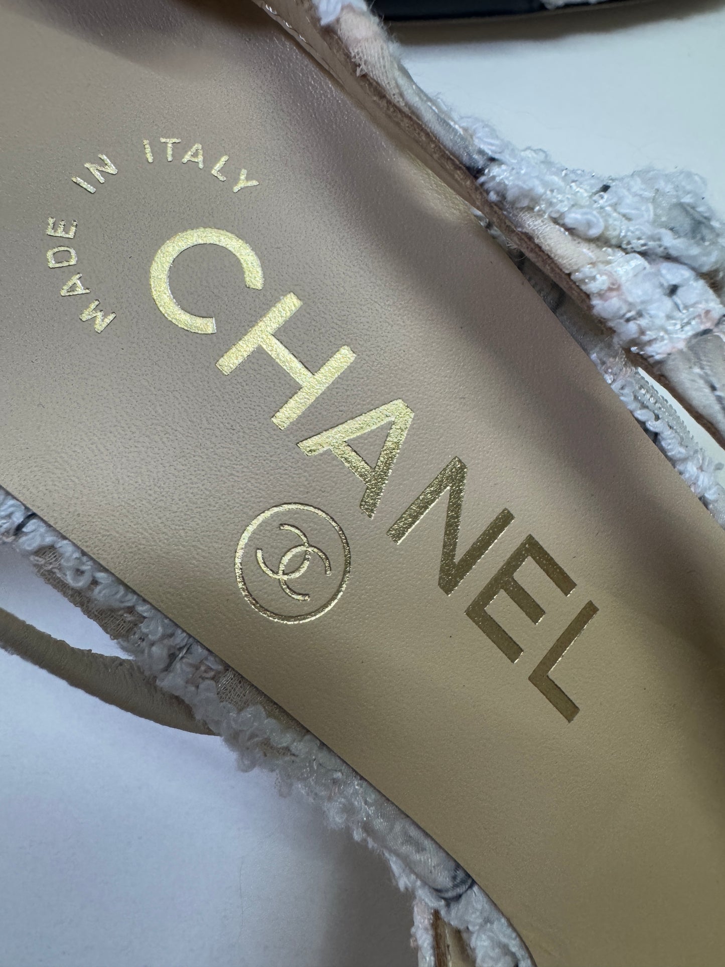CHANEL 22P蕾絲字母 Slingback