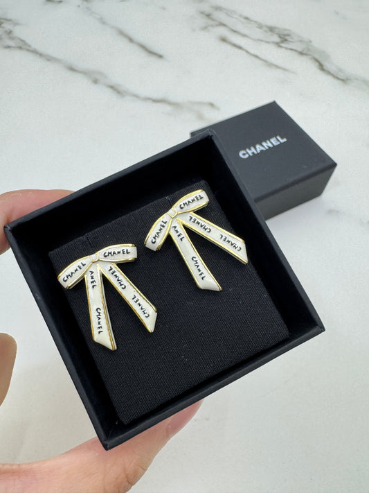 CHANEL 中古蝴蝶結耳環