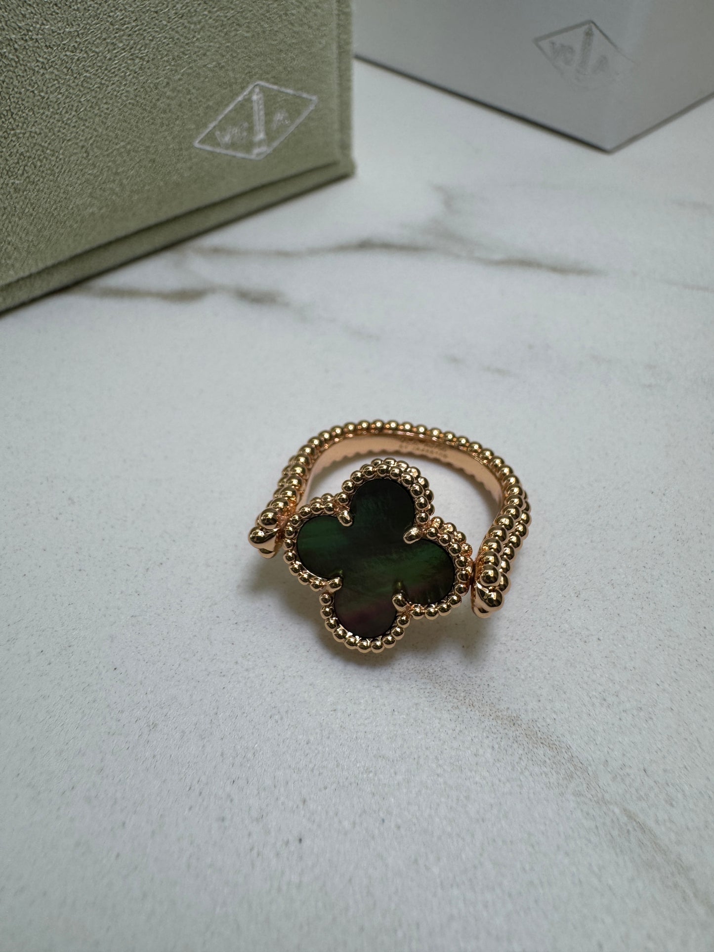 VCA Vintage Alhambra Ring 翻轉雙面戒指 灰貝母/ 鐳射 玫瑰金