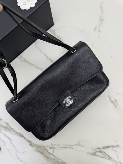 CHANEL 26S Maxi Flap Bag 黑銀小號（32cm)