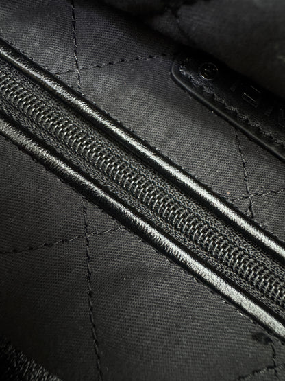 CHANEL 22Bag So Black Small