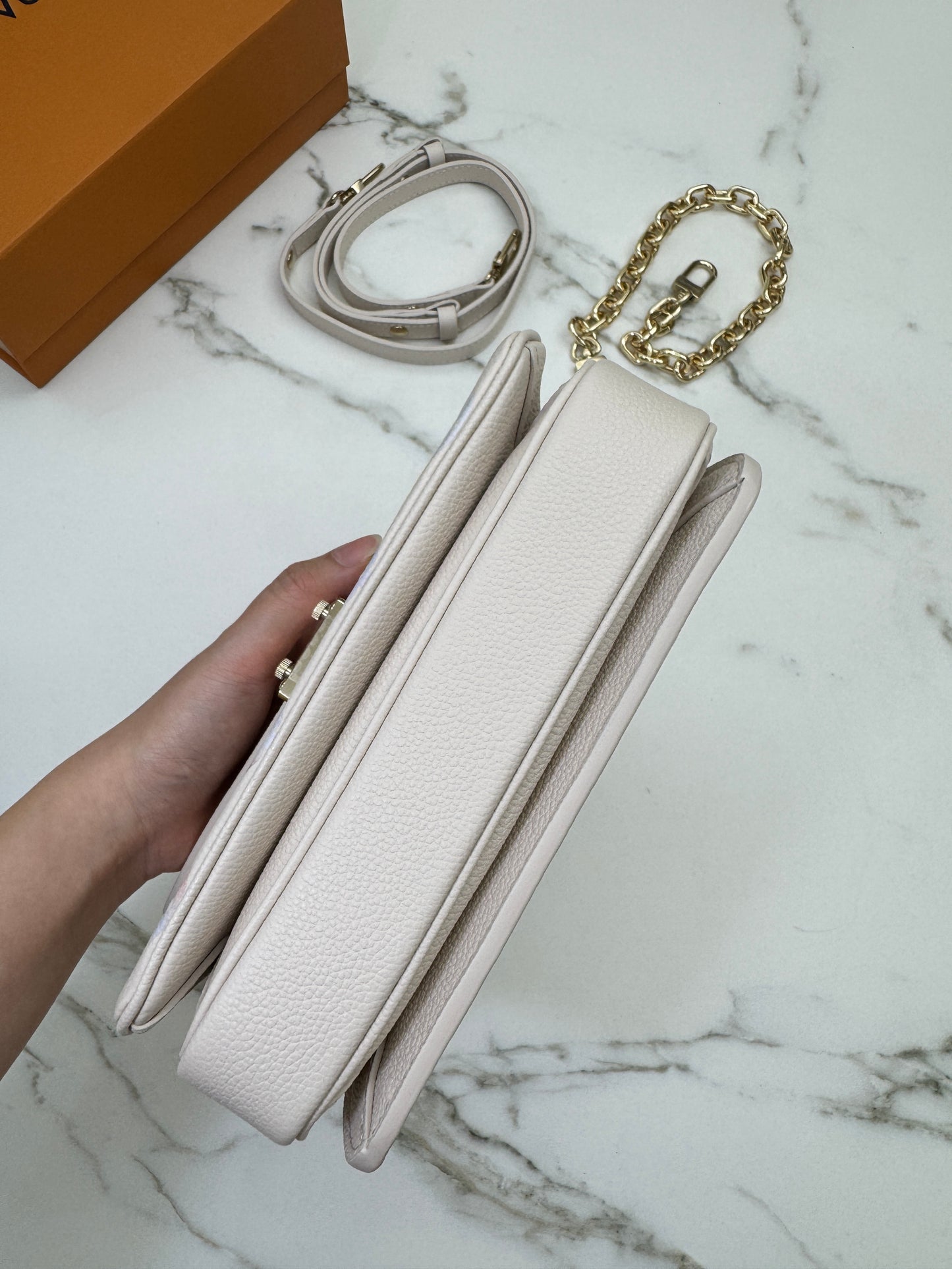 LV Pochette Metis East-West 漸變紫