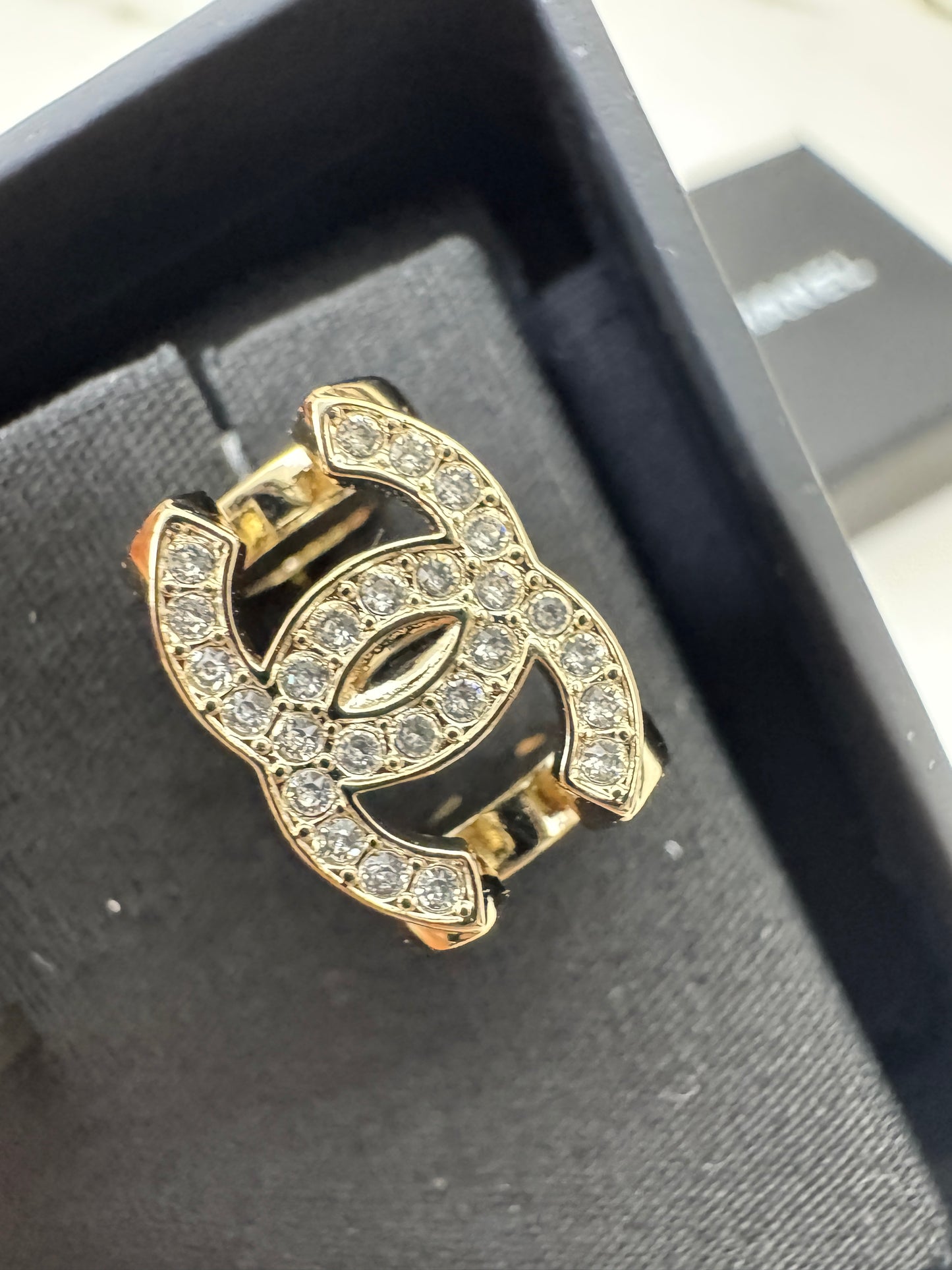 CHANEL 23B 立體圈形耳環