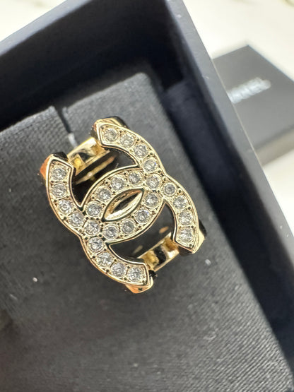 CHANEL 23B 立體圈形耳環