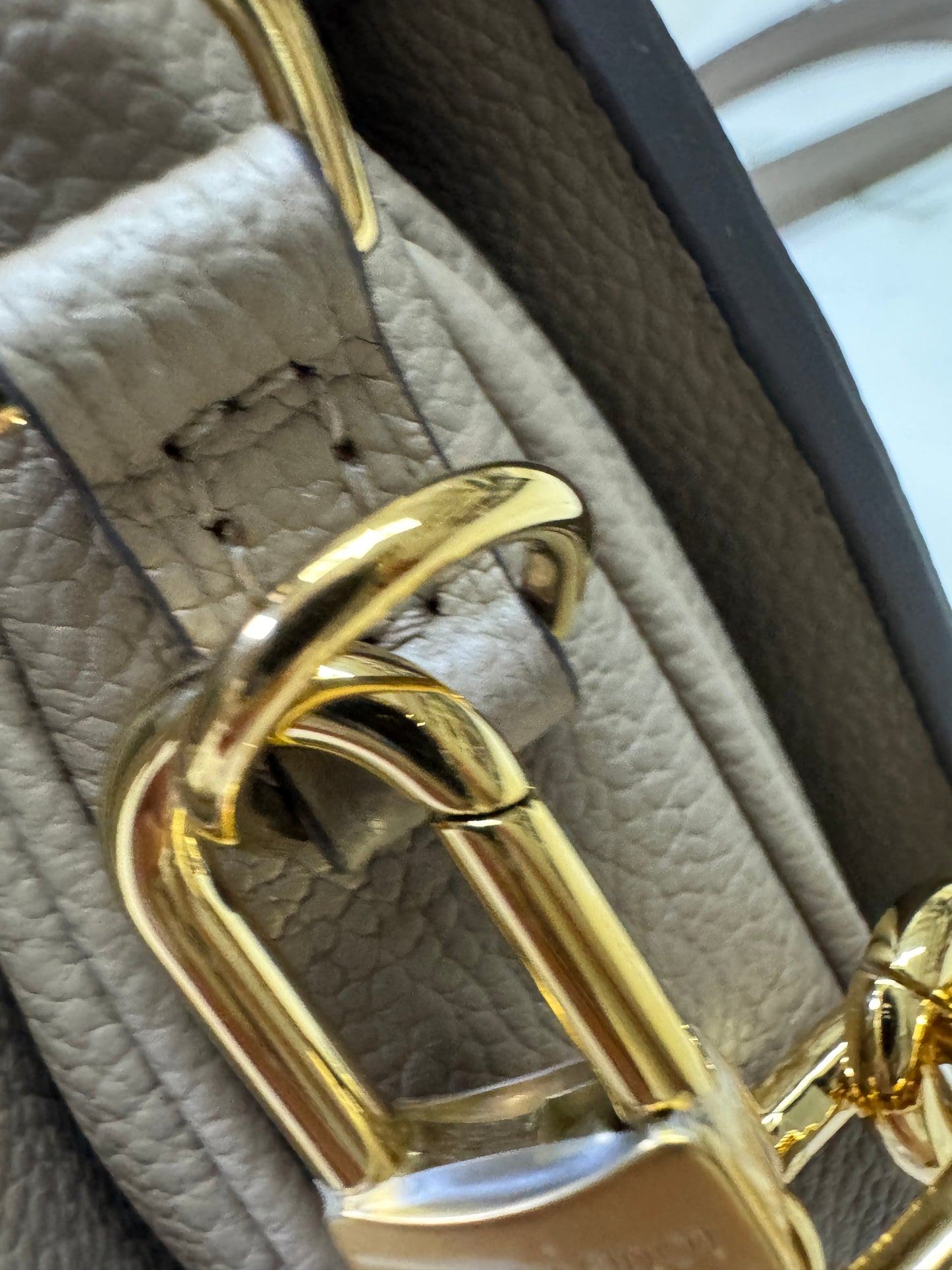 LV Pochette Metis 大象灰