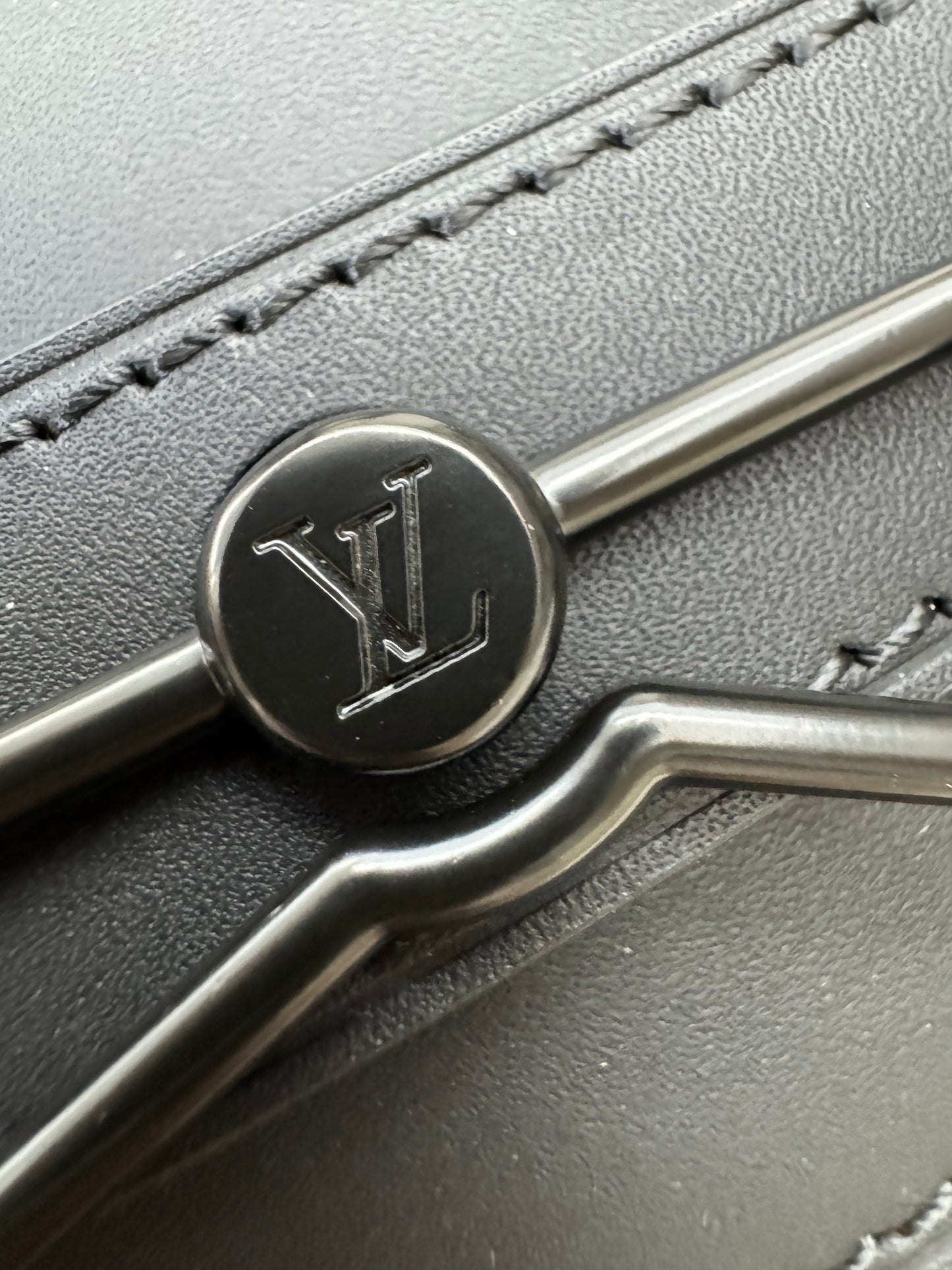 LV Steamer PM Ultra Black