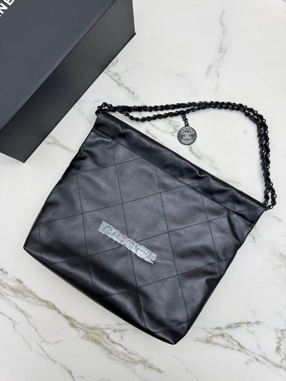 CHANEL 22Bag So Black Small