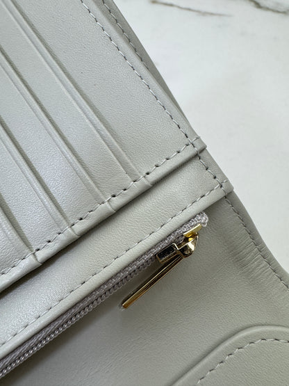 CHANEL Passport Holder 淺灰