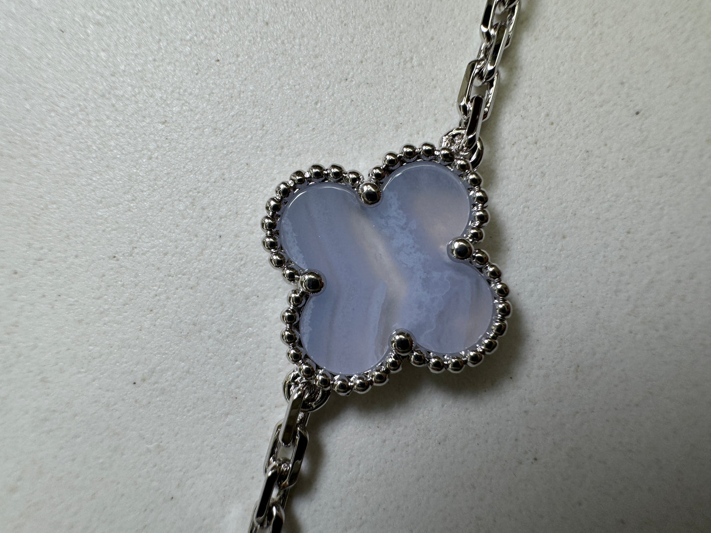 VCA Vintage Alhambra 五花藍玉髓手鏈