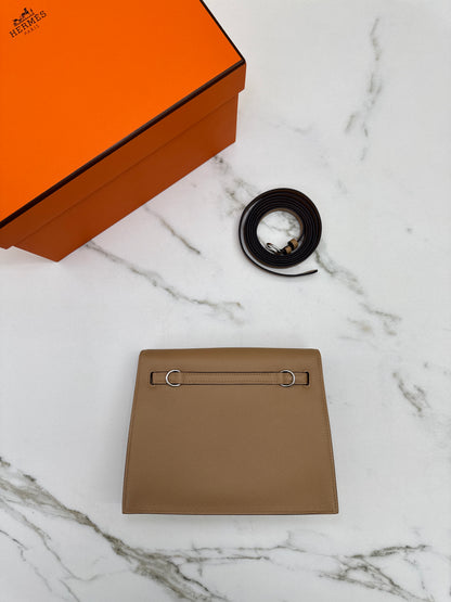 HERMES Kelly Danse 奶茶色銀扣 Chai Evercolor PHW