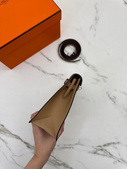 HERMES Kelly Danse 奶茶色銀扣 Chai Evercolor PHW