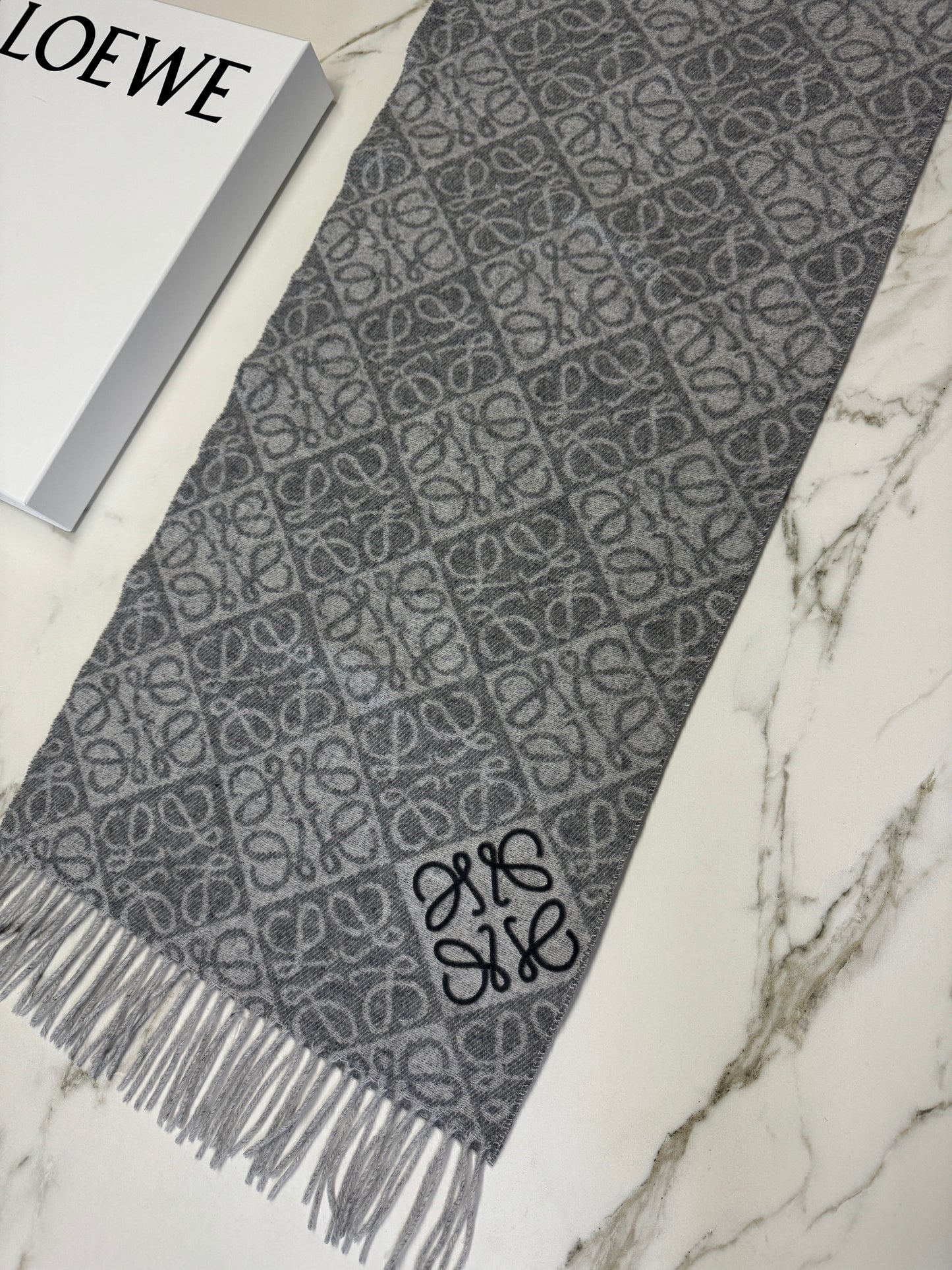 LOEWE Scarf 淺灰 3D Logo 180cm