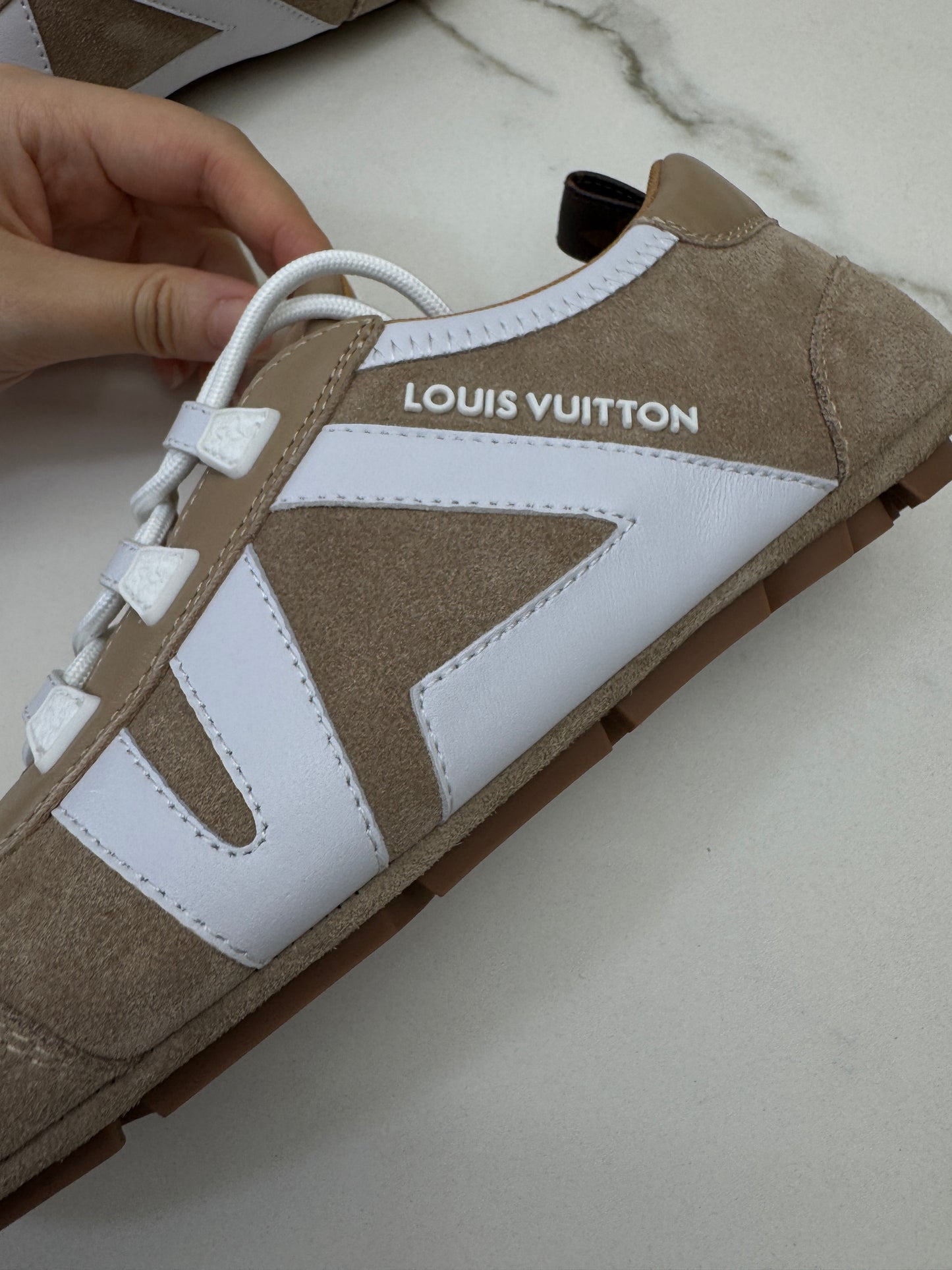 LV Sneakerina 卡其色