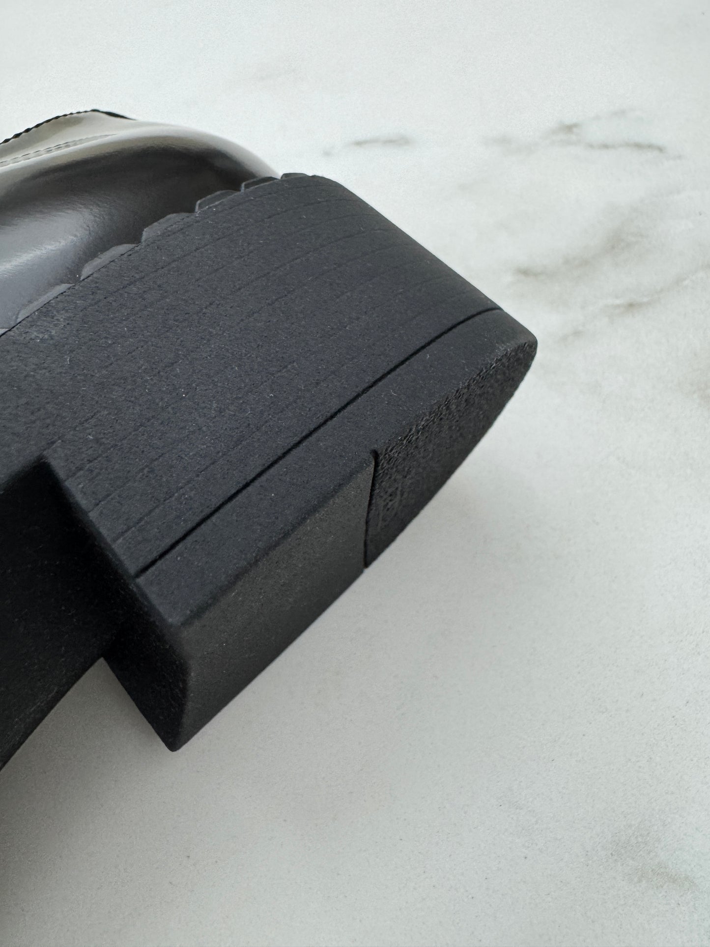 PRADA 光面皮革Loafers