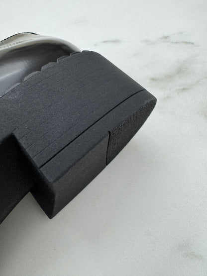 PRADA 光面皮革Loafers