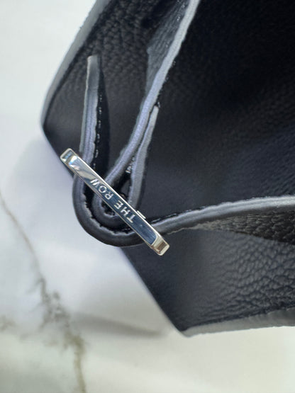 THE ROW Marguax 12 黑銀荔枝紋