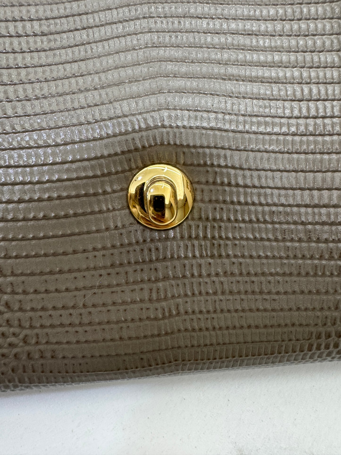 CHANEL 26A 蜥蜴壓紋 灰色Clutch