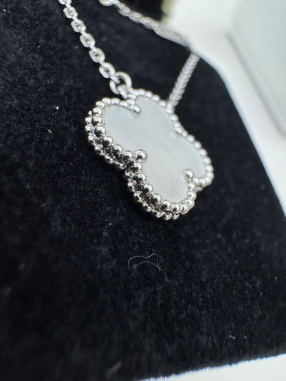 VCA Vintage Alhambra 白金色白貝母