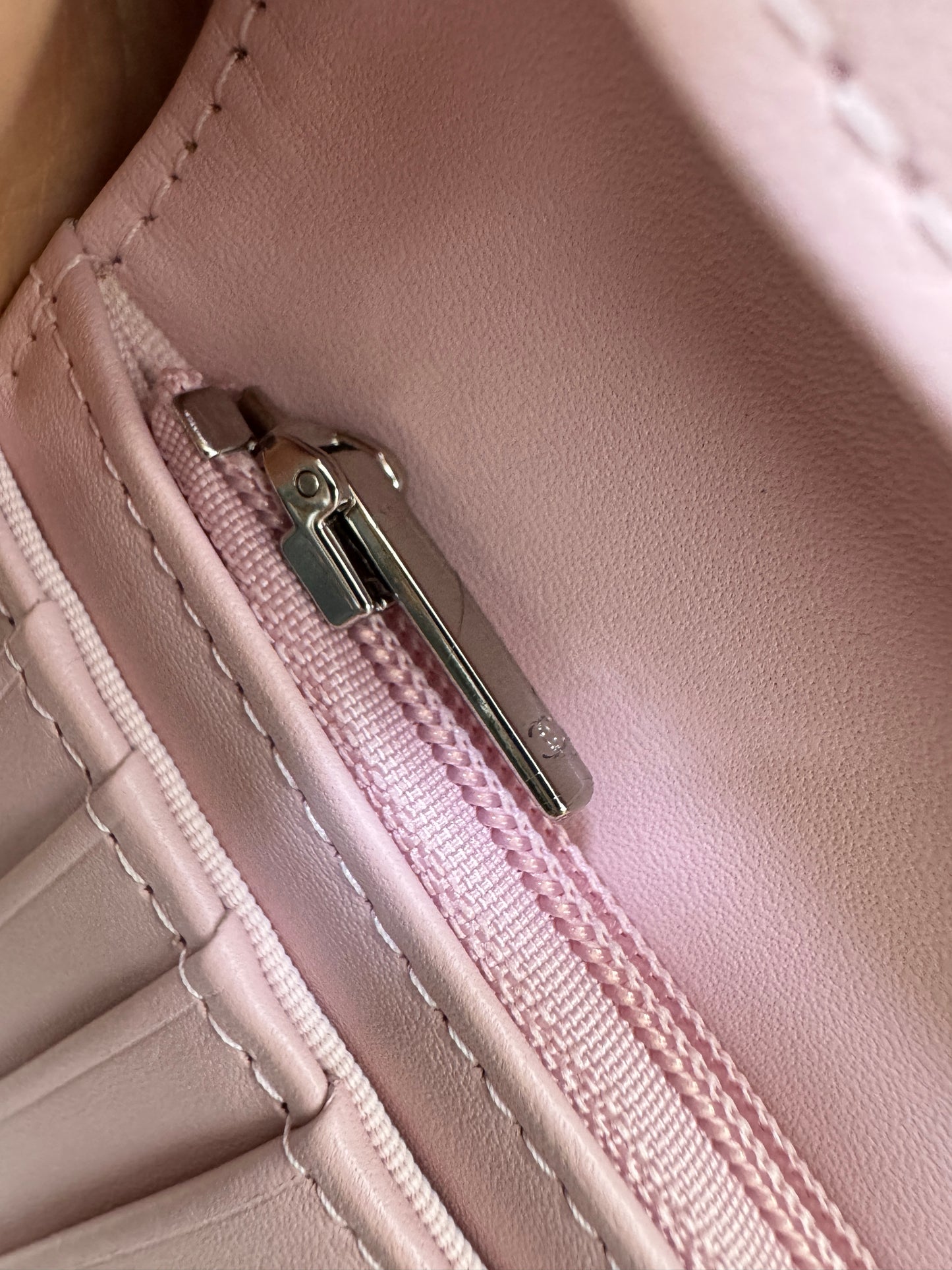 CHANEL Passport Holder 粉紅色