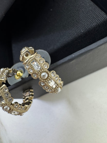 CHANEL 22B 圈型水鑽形珠耳環