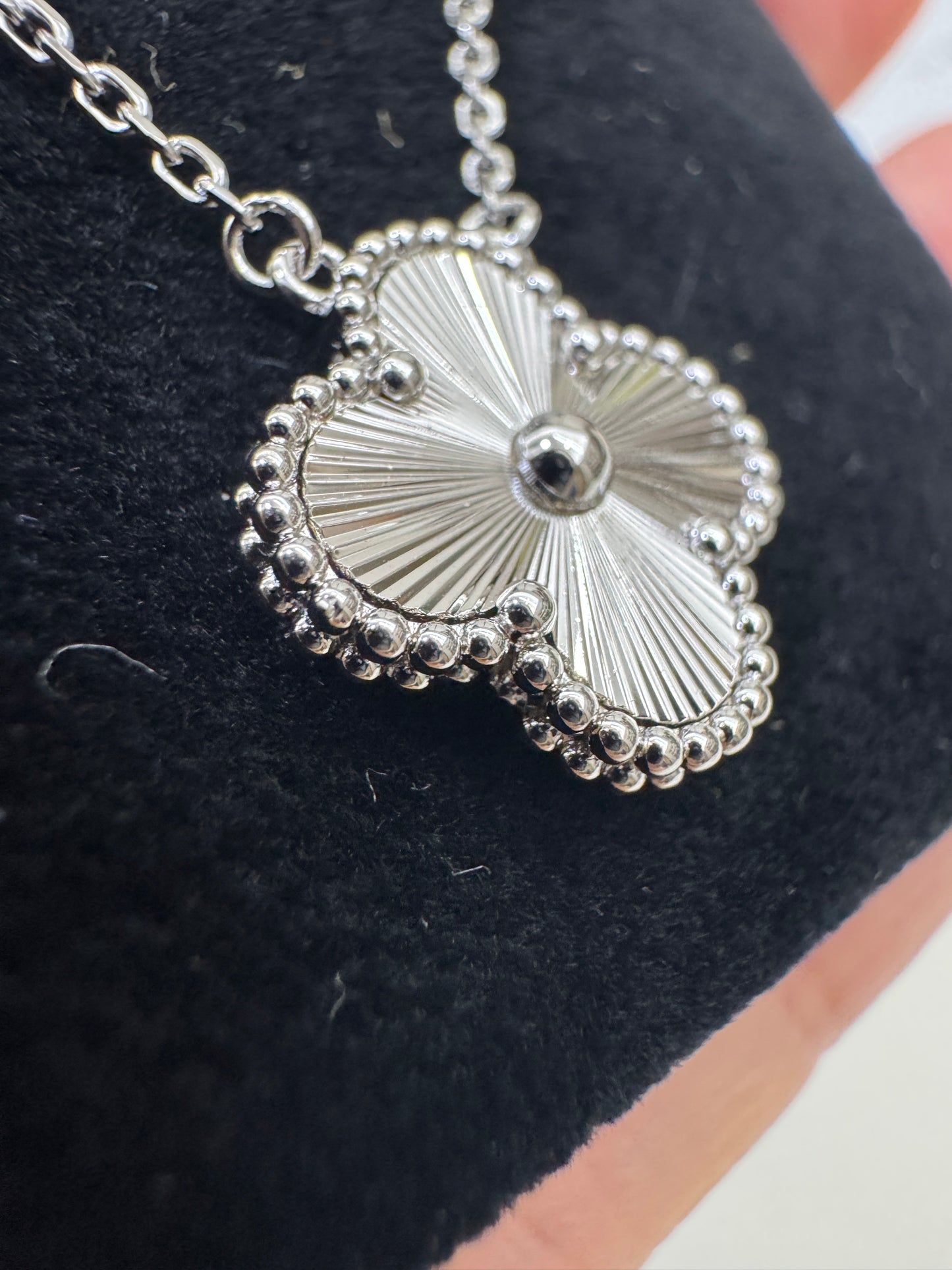 VCA Vintage Alhambra 鐳射白金色項鏈