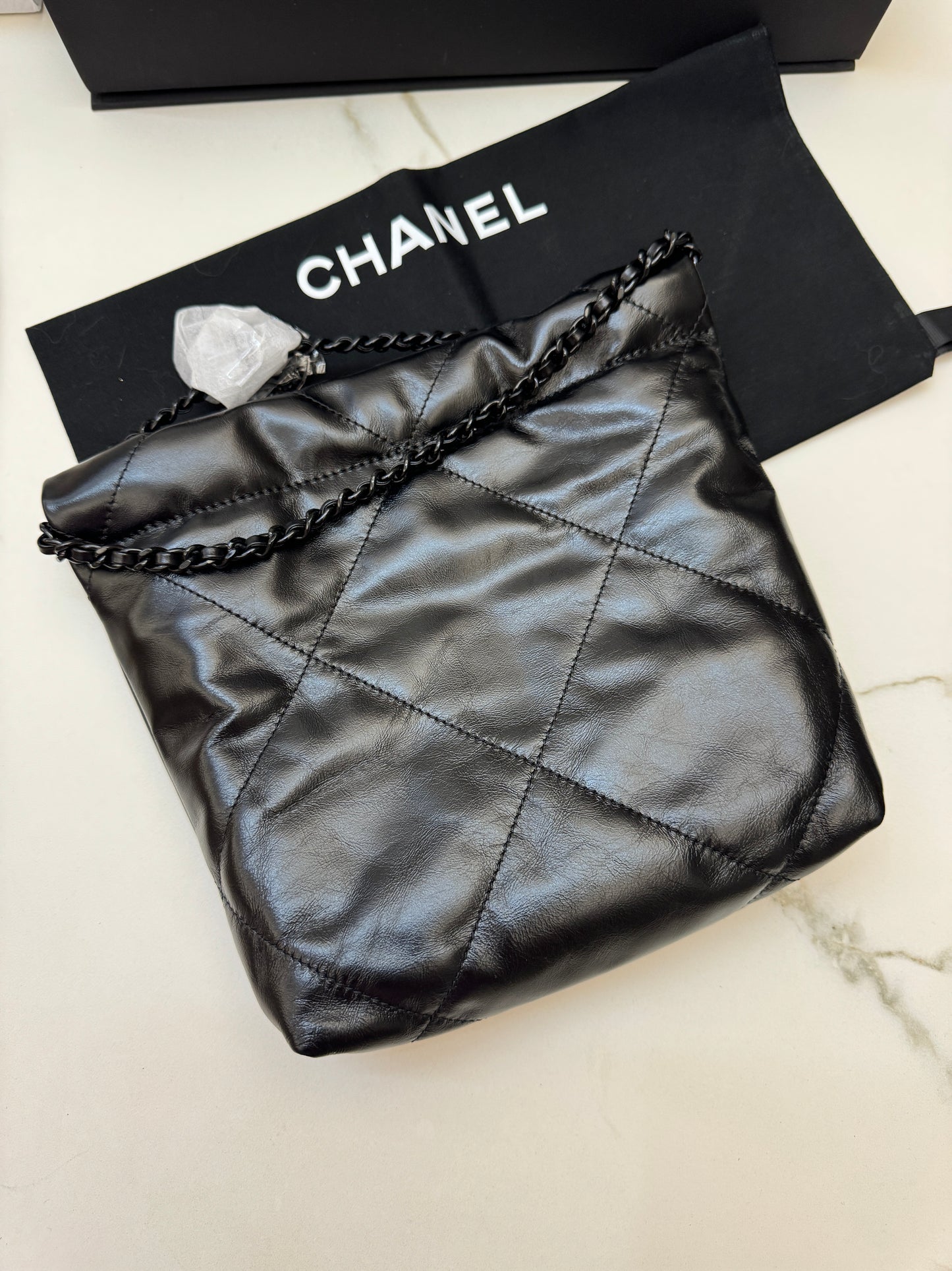 CHANEL mini 22 so black