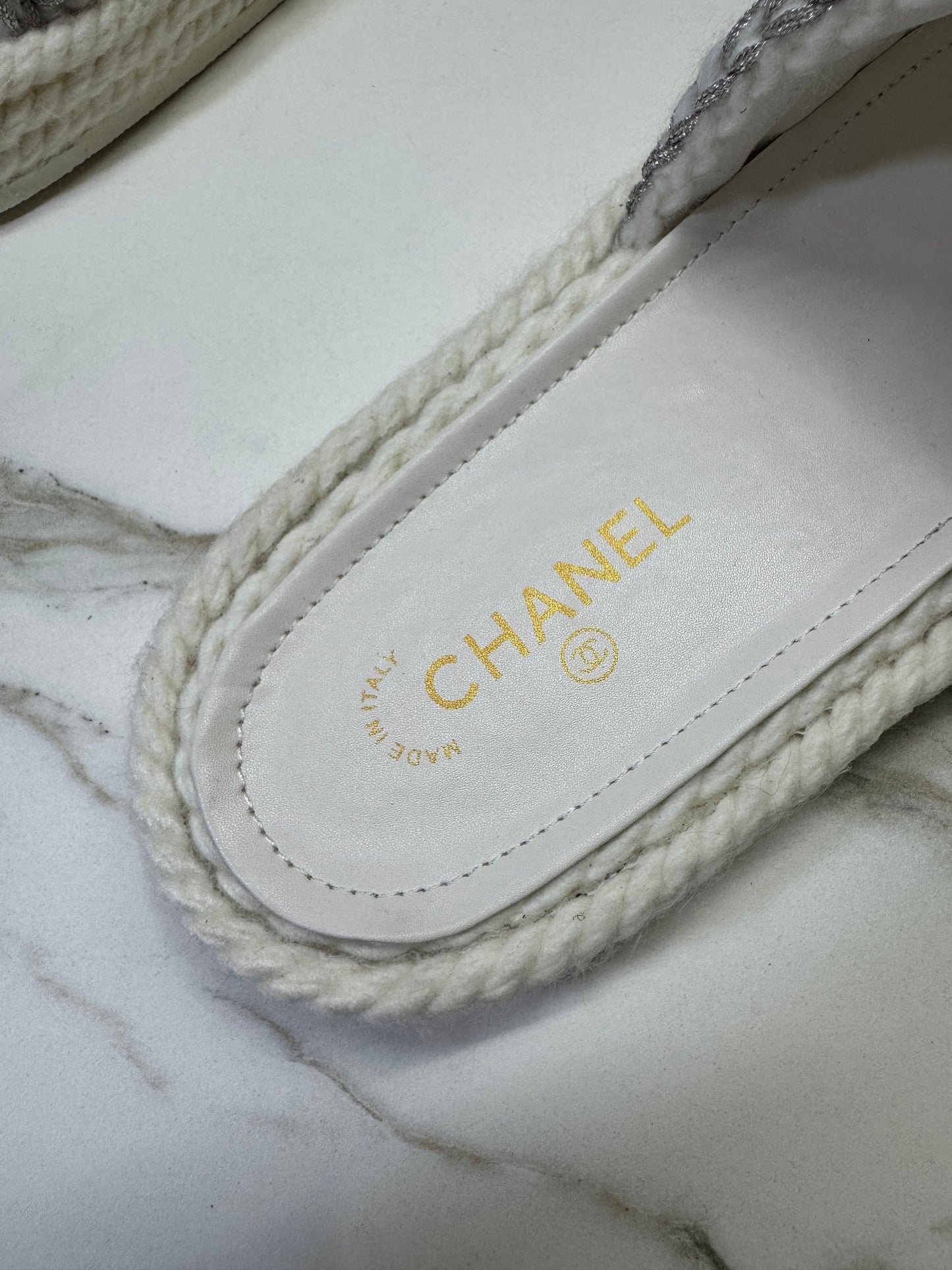 CHANEL 白銀色 厚底拖鞋