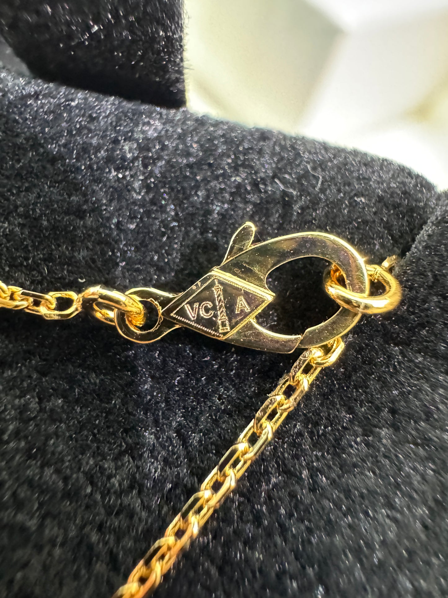 VCA Vintage Alhambra Necklace 紅玉髓