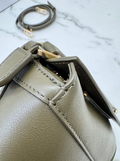 LOEWE Mini Puzzle 深卡其綠