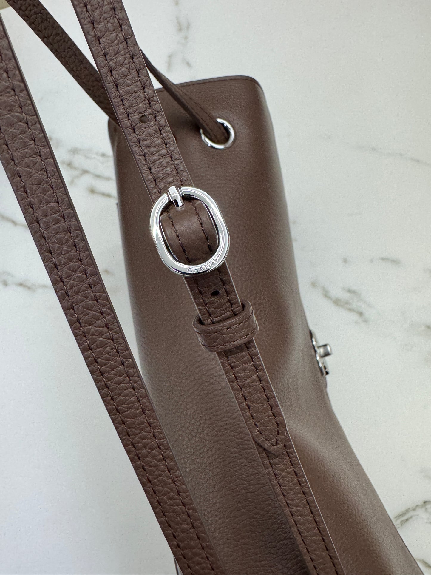 CHANEL 26S Maxi Flap Small 32cm 淺棕色