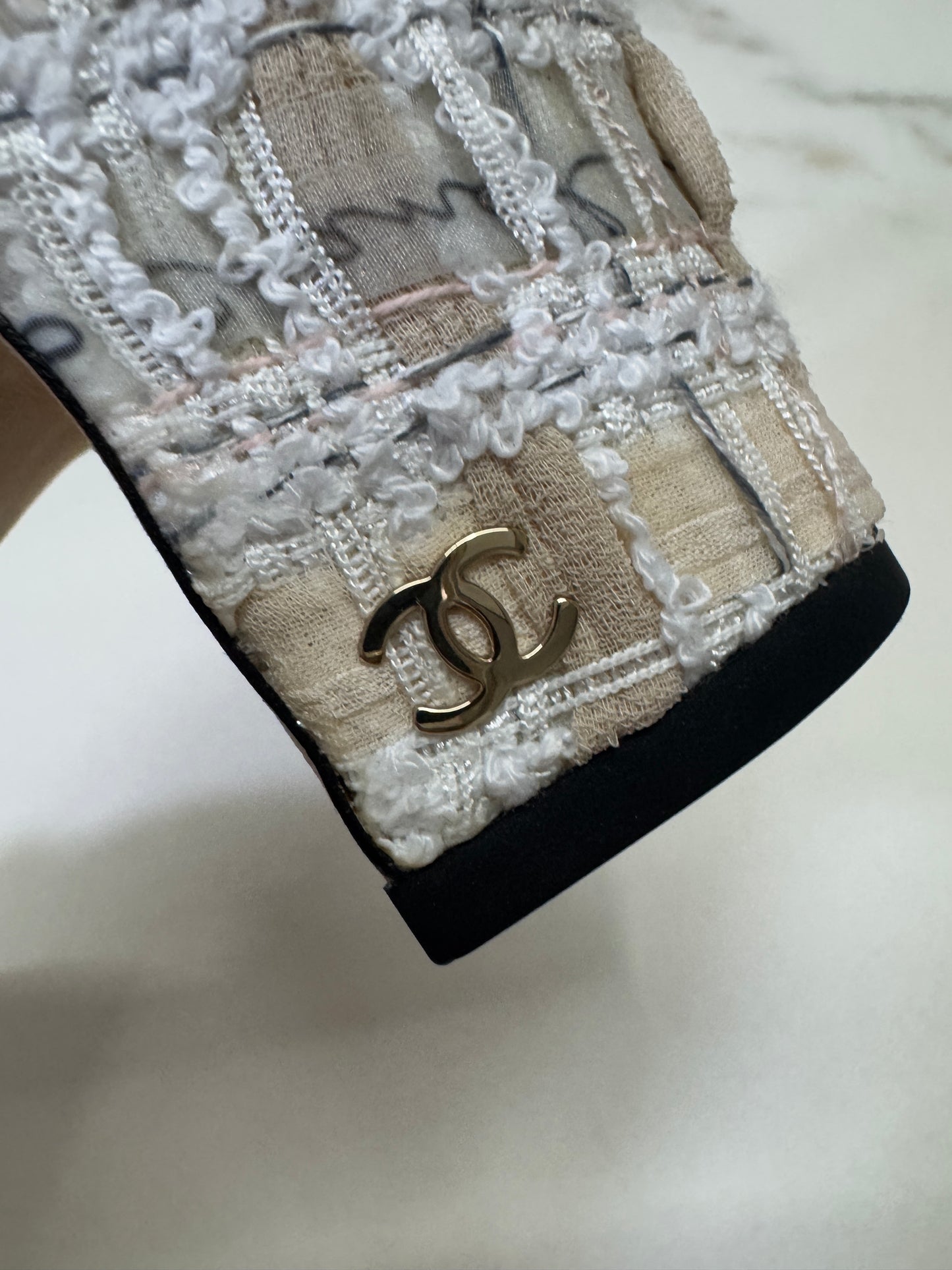 CHANEL 22P蕾絲字母 Slingback