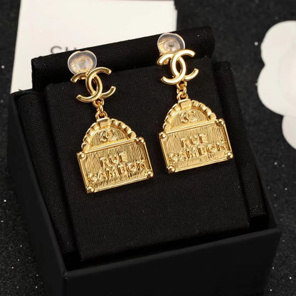 CHANEL 耳夾款