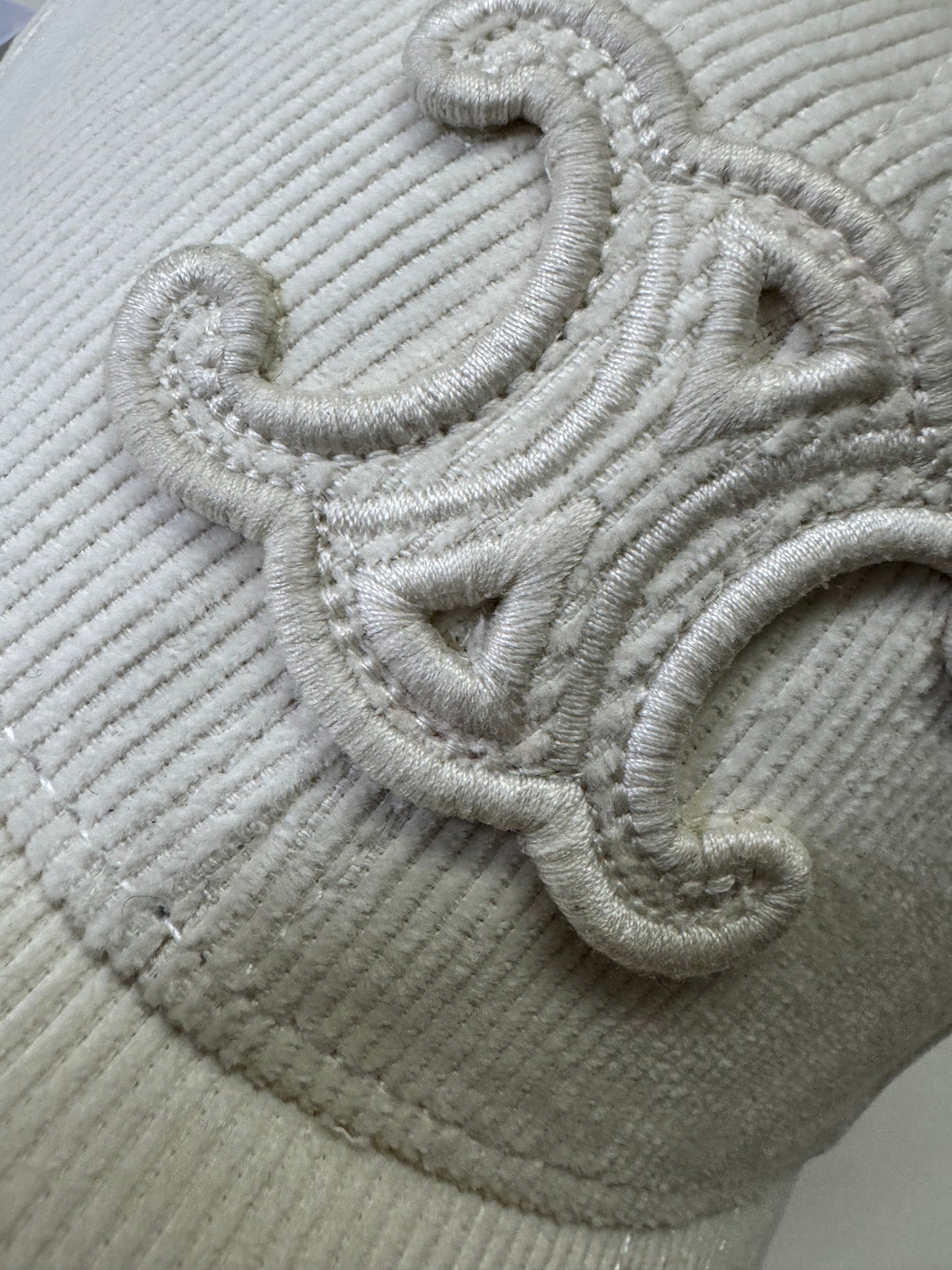 CELINE 凱旋門鴨舌帽 燈芯絨白色